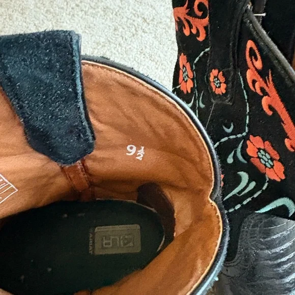 Black Leather Embroidered Cowboy Boots - Picture 3 of 3